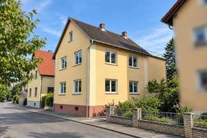 Freistehendes ZFH - bezugsfertiges OG + 43 m² Nutzfläche im DG, Garten + 2 Garagen