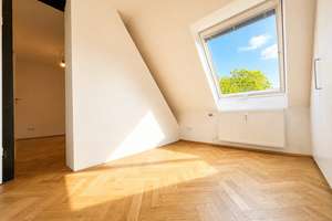 Historischer Charme trifft Loft-Flair: 3-Zimmer-Dachgeschoss mit hohen Decken, Balkon & Sichtbalken – 50937 Sülz, Köln – Vorschaubild 8
