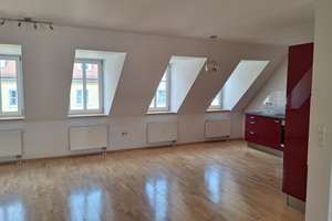 Charmante Maisonette-Dachgeschoßwohnung in bester Lage in der Augsburger Altstadt – Die vollständige Adresse der Immobilie erhältst du vom Anbieter., 86150 Lechviertel, östl. Ulrichsviertel, Augsburg – Vorschaubild 11