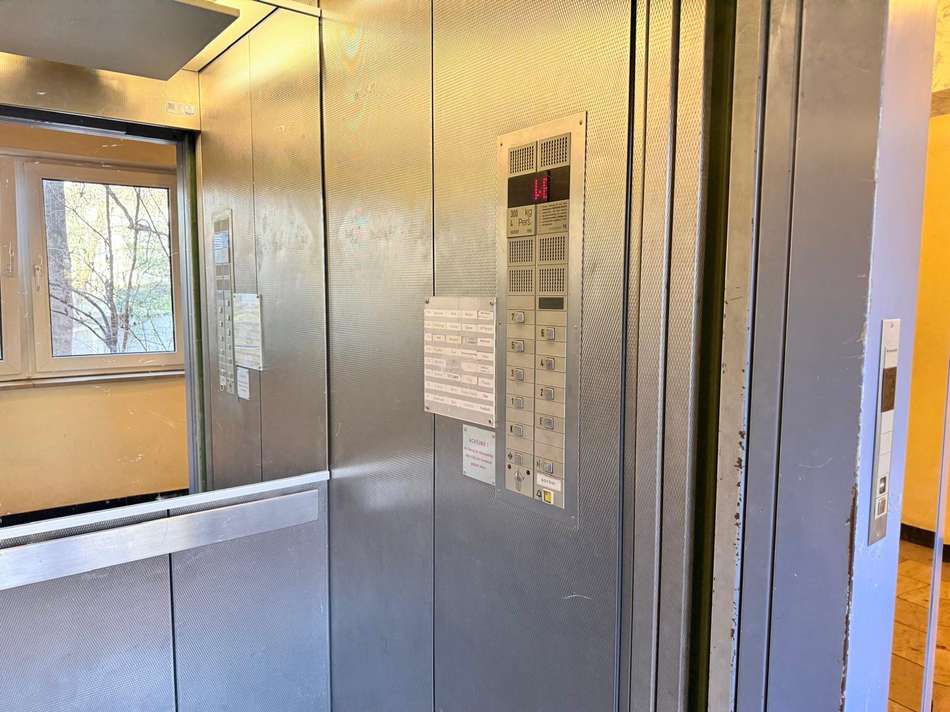 Aufzug innen