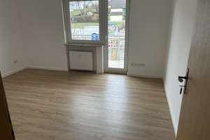 Renovierte 4-Zimmer Erdgeschosswohnung mit Balkon in Oberisling-Graß – Liebhartstraße 32, 93053 Oberisling-Graß, Regensburg – Vorschaubild 3