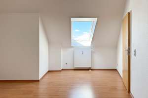 Ulm-Gögglingen schicke 4-Zi.-Maisonette mit 3 sonnigen Dachterrassen, EBK + TG, ohne Käuferprovision – Die vollständige Adresse der Immobilie erhältst du vom Anbieter., 89079 Gögglingen, Ulm – Vorschaubild 26