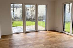 Geschmackvolle 3-Raum-Wohnung mit Terrasse und Küche in Ingolstadt – Egerlandstraße 3a-b, 85053 Südost, Ingolstadt – Vorschaubild 7