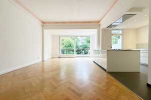 EP ESTATE - TownhouseLiebe mit Terrasse und Garten in Köln / Braunsfeld – Köln – Vorschaubild 1