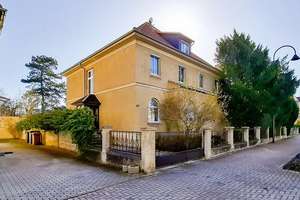 Ehemaliges Schwestern-/Vikarshaus in attraktiver Zentrumsrandlage – Graf-Stauffenberg-Straße 28/30, 6618 Naumburg (Saale) – Vorschaubild 2