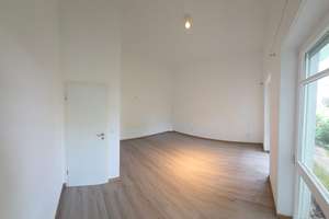 Stilvolle Split-Level-Loftwohnung mit Garten in sanierter Fabrik mit TG Stellplatz – 40489 Angermund, Düsseldorf – Vorschaubild 18