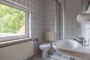 Ruhige Alleinlage in Blomberg – Wohnhaus mit Potenzial und Weideland – Die vollständige Adresse der Immobilie erhältst du vom Anbieter., 26487 Blomberg – Vorschaubild 26