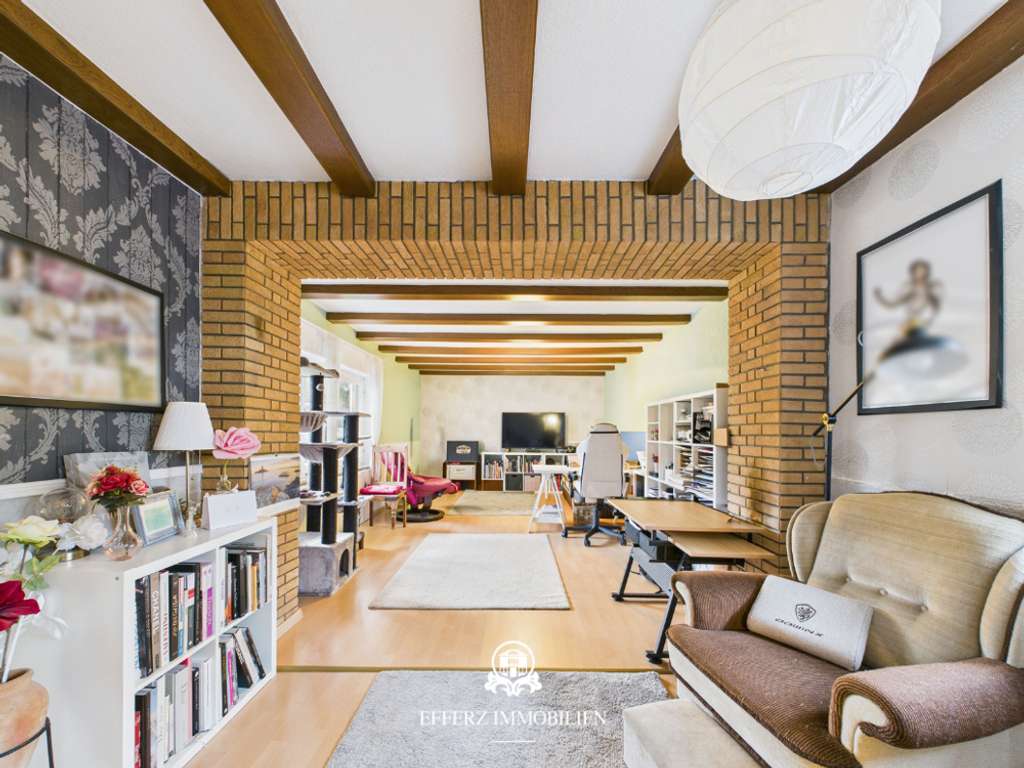 Immobilie in Niederzissen - Platz für Generationen! Wohnhaus mit großem 
Grundstück und zusätzlicher Bebauungsmöglichkeit. - Bild 4