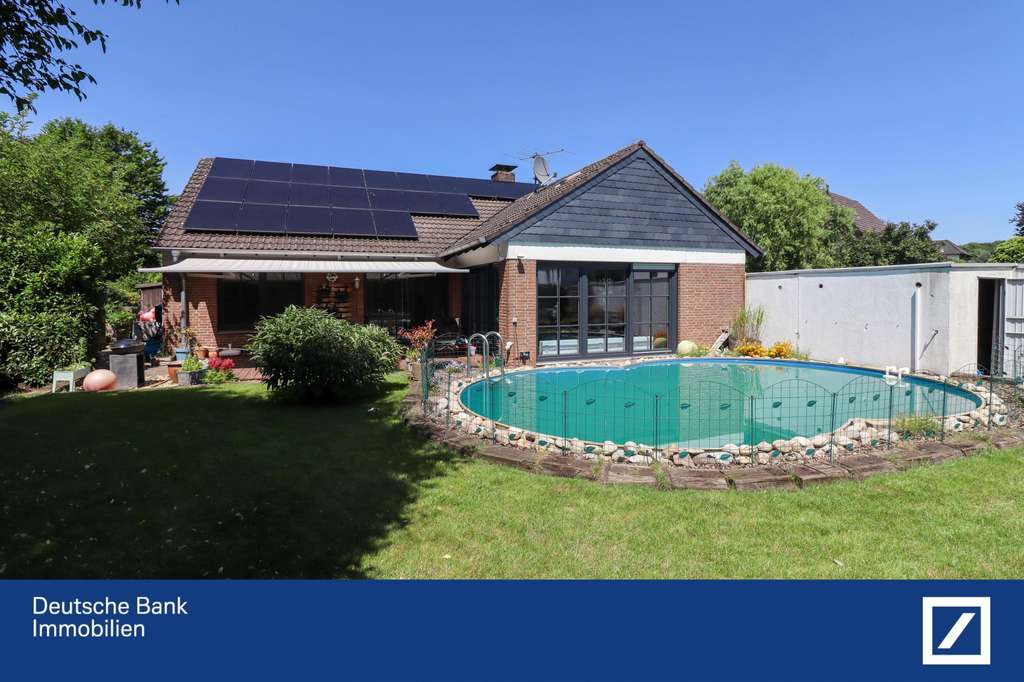 Familienfreundliches, freistehendes und modernisiertes Einfamilienhaus mit schönem Pool