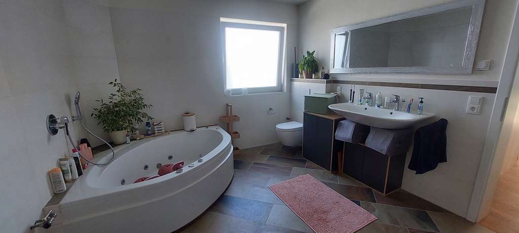 Immobilie in Maisach - Lichtdurchflutete 4-Zimmer-Gartenwohnung (144 m²) & helles DG-Studio (52 m²) in Maisach (Erbpacht)  - Bild 2