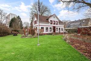 Historische Kapitänsvilla - Ein stilvolles Familiendomizil in grüner Stadtoase – Die vollständige Adresse der Immobilie erhältst du vom Anbieter., 21109 Wilhelmsburg, Hamburg – Vorschaubild 1