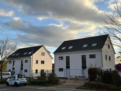 Doppelhaushälfte als Ausbauhaus - Gelegenheit für Handwerker & Selbermacher -