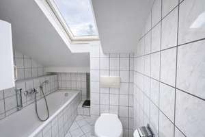 Helle 2-Zimmer-Maisonettewohnung mit Dachterrasse in Düsseldorf-Düsseltal – Die vollständige Adresse der Immobilie erhältst du vom Anbieter., 40239 Düsseltal, Düsseldorf – Vorschaubild 11