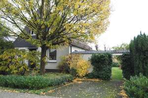 Freistehendes Zweifamilienhaus mit großem Garten, Garage und Ausbaupotenzial – provisionsfrei – Die vollständige Adresse der Immobilie erhältst du vom Anbieter., 48249 Dülmen – Vorschaubild 1