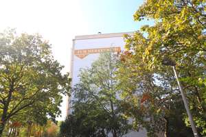 Potenzial trifft Perspektive: Sanierungsbedürftige 2-ZKB-ETW mit Loggia & PKW-SP im Herzogenried – 68169 Neckarstadt-Ost/Wohlgelegen, Mannheim – Vorschaubild 2