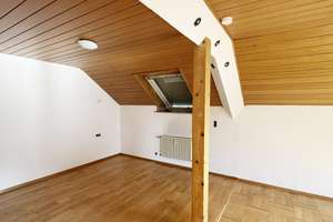 Erstbezug nach Renovierung: Großzügige 4-Zimmer-Wohnung mit Westbalkon & Dachboden – Die vollständige Adresse der Immobilie erhältst du vom Anbieter., 89079 Einsingen, Ulm – Vorschaubild 4