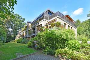 Vis-a-vis vom Reinbeker Schloss: gut geschnittene 3,5-Zimmer-Wohnung mit sonniger Süd-/Westloggia