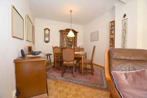 Größer als so manches Einzelhaus ... und schön modernisiert ist dieses Haus in ruhiger Lage – Die vollständige Adresse der Immobilie erhältst du vom Anbieter., 22399 Poppenbüttel, Hamburg – Vorschaubild 3