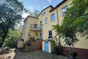 Investment mit Seele in Adlershof – Mehrfamilienhaus mit zusätzlichem Baugrundstück für ZFH – Die vollständige Adresse der Immobilie erhältst du vom Anbieter., 12487 Johannisthal, Berlin – Vorschaubild 2
