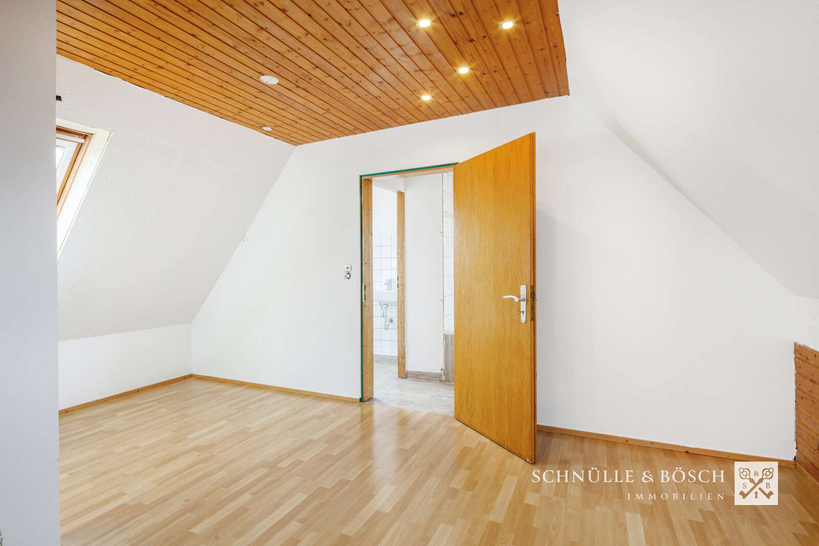 Immobilie in Drochtersen - Zwei Häuser inklusive großer Werkstatt und Garten - Bild 0