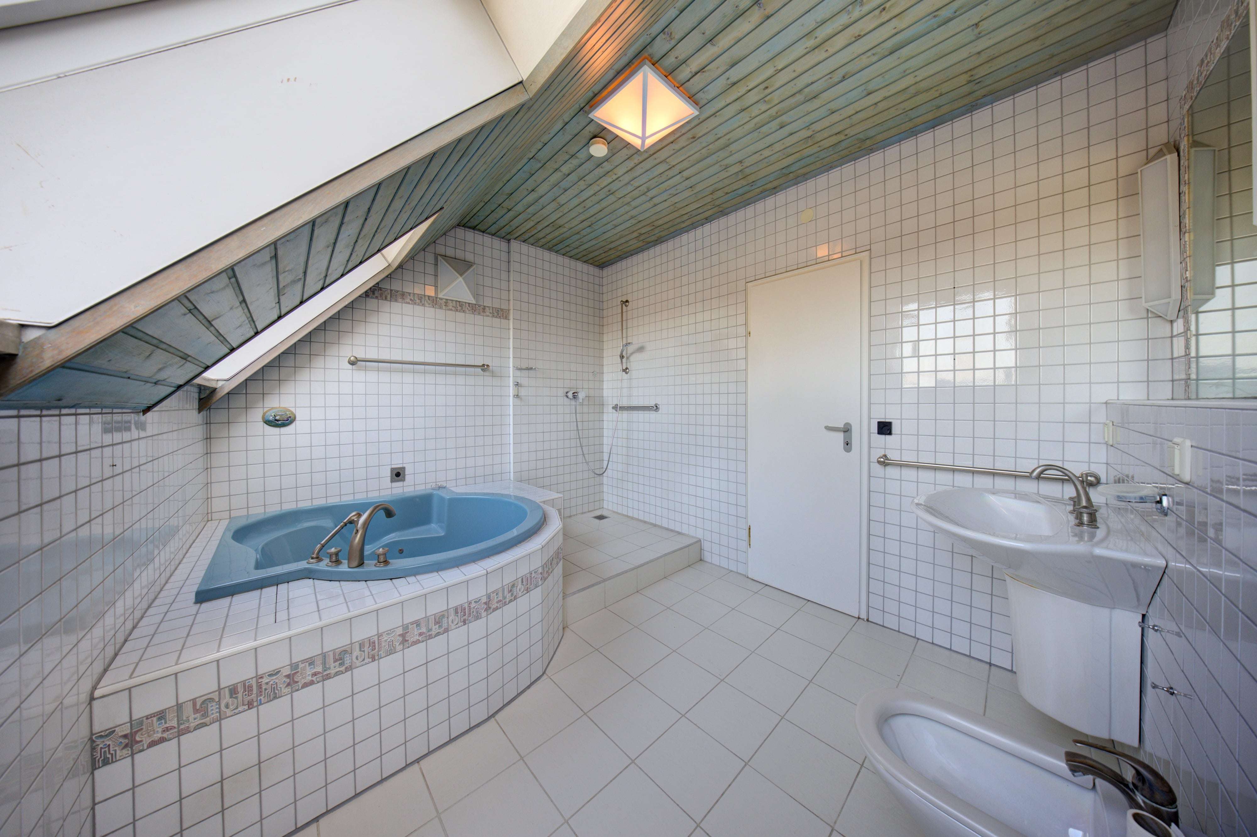 Immobilie in Schwaig bei Nürnberg - Außergewöhnliche Maisonettewohnung in ruhiger Toplage – Wohnen über den Dächern von Schwaig - Bild 0