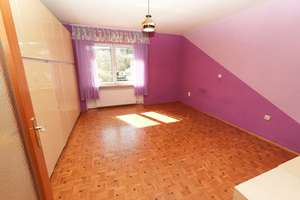 Schönes Wohnhaus in ruhiger Siedlungslage und großem Grundstück - 781 – Die vollständige Adresse der Immobilie erhältst du vom Anbieter., 84367 Reut – Vorschaubild 38