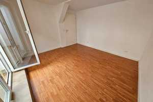 Ansprechende 3 Zimmer im Dachgeschoss+Balkon+Loggia+Tageslichtbad mit mit Badewanne+Abstellraum ! – Schönebecker Str. 47, 39104 Magdeburg – Vorschaubild 5