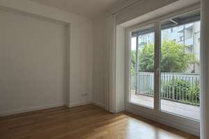 Große 5-Zimmerwohnung auf zwei Etagen mit Garten und zwei Stellplätzen i.Oberkassel. – Schwalmstr. 3, 40547 Oberkassel, Düsseldorf – Vorschaubild 9