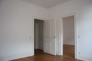 Helle, zentrale 4-Zimmer Gründerzeitwohnung mit Stuck, Dielen & Balkon – Friedenstraße 1, 70190 Kernerviertel, Stuttgart – Vorschaubild 9