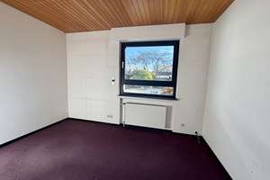 Klassischer, barrierefreier Bungalow auf schönem Grundstück in Mönchengladbach-Holt – Die vollständige Adresse der Immobilie erhältst du vom Anbieter., 41069 Holt, Mönchengladbach – Vorschaubild 9