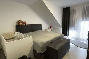 Viel Platz zum Leben & Arbeiten: Großzügige 4-Zimmer-DG-Wohnung mit Balkon in ruhiger Lage – Am Römerhof 13, 52441 Linnich – Vorschaubild 12