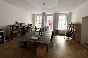 Arbeiten und Wohnen: 164 m² repräsentativer Altbau mit genehmigter Gewerbenutzung im Prenzlauer Berg