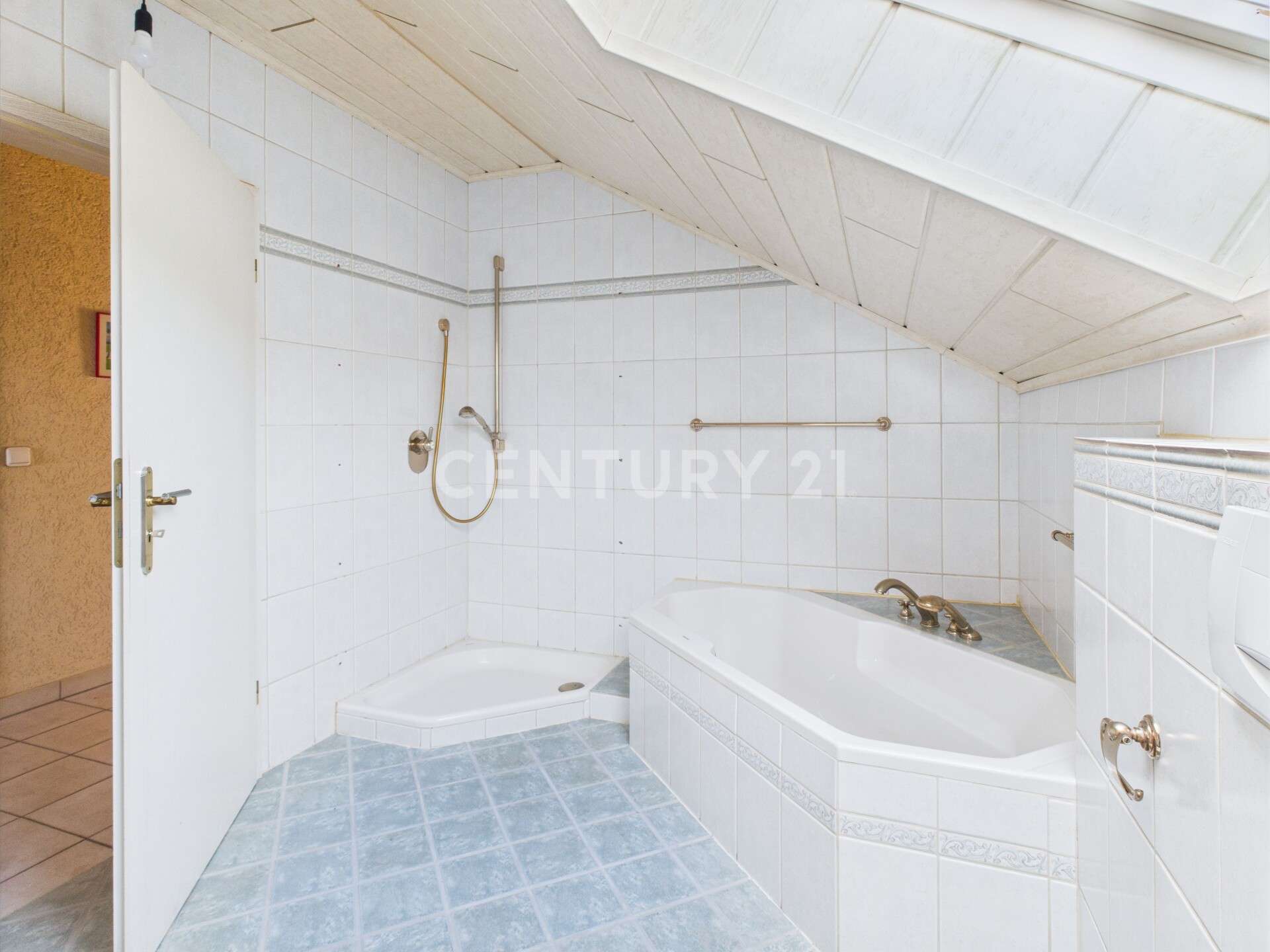 Immobilie in Höchst im Odenwald - Ihr Traumhaus mit viel Platz und atemberaubendem Odenwaldblick - Bild 0