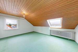 IMMOPARTNER - 3-ZIMMER-DACHGESCHOSSWOHNUNG MIT BALKON UND GARAGE – Die vollständige Adresse der Immobilie erhältst du vom Anbieter., 90455 Kornburg, Worzeldorf, Nürnberg – Vorschaubild 2