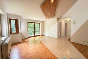 Ruhelage am Georgenberg: 1-Zimmer-Wohnung mit Terrasse ins Grüne!