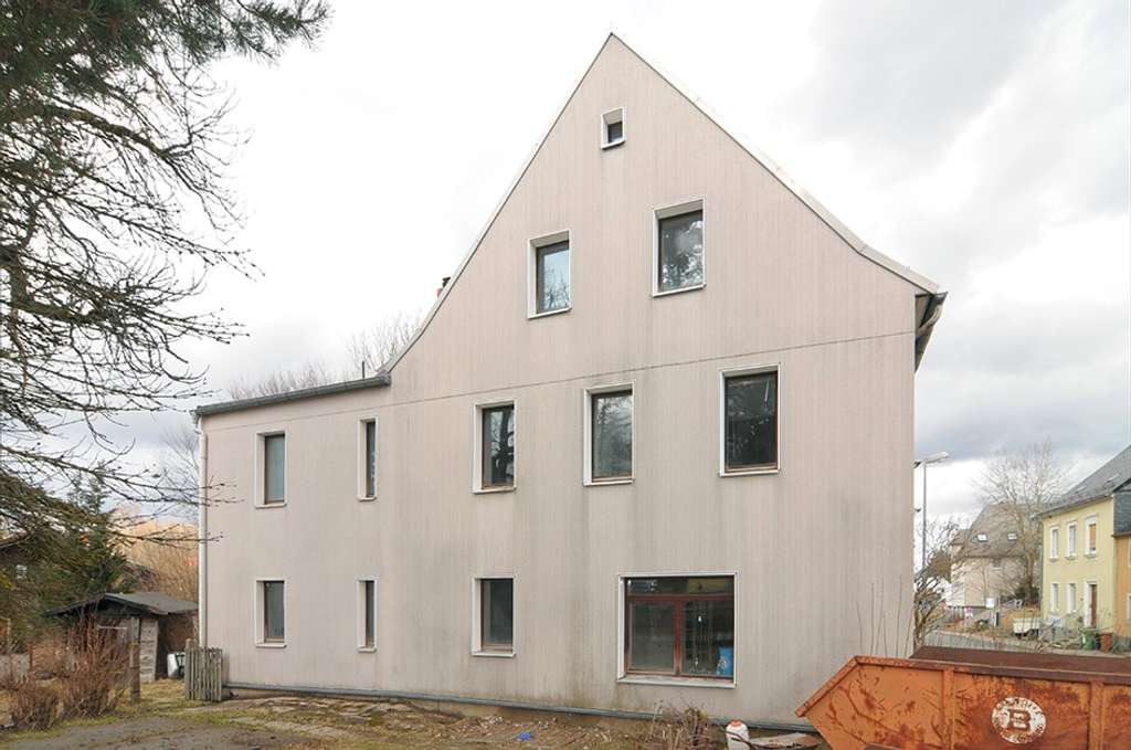 Immobilie in Helmbrechts - Entkernte Unternehmervilla mit viel Platz, aufteilbar oder Wohnen und Arbeiten unter einem Dach - Bild 3