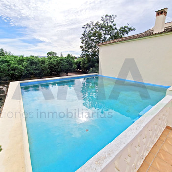 AUSGEZEICHNETES CHALET IN LA POBLA LLARGA
