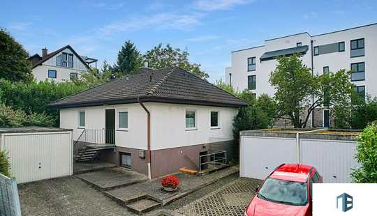 Bild von Ruhiger Bungalow mit großem Garten, vielseitigem Untergeschoss und drei Garagen in Bad Kreuznach