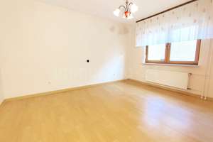 EINMALIGE GELEGENHEIT! MASSIVES HAUS INKL. SCHEUNE UND VIELEM MEHR!! – Die vollständige Adresse der Immobilie erhältst du vom Anbieter., 34479 Breuna – Vorschaubild 9