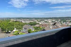 Voll sanierte Wohnung mit Traumblick über´s Tal