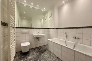 Stilvoller Altbau im 3. OG: Lichtdurchflutet, renoviert & mit Balkon zum ruhigen Innenhof – Die vollständige Adresse der Immobilie erhältst du vom Anbieter., 10115 Mitte (Ortsteil), Berlin – Vorschaubild 11