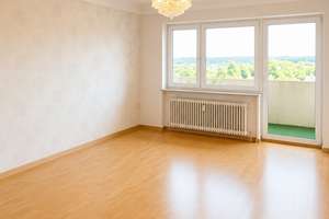 Großzügige 3-Zimmer-Dachgeschosswohnung mit Balkon und Weitblick in Groß-Gerau – Die vollständige Adresse der Immobilie erhältst du vom Anbieter., 64521 Groß-Gerau – Vorschaubild 2