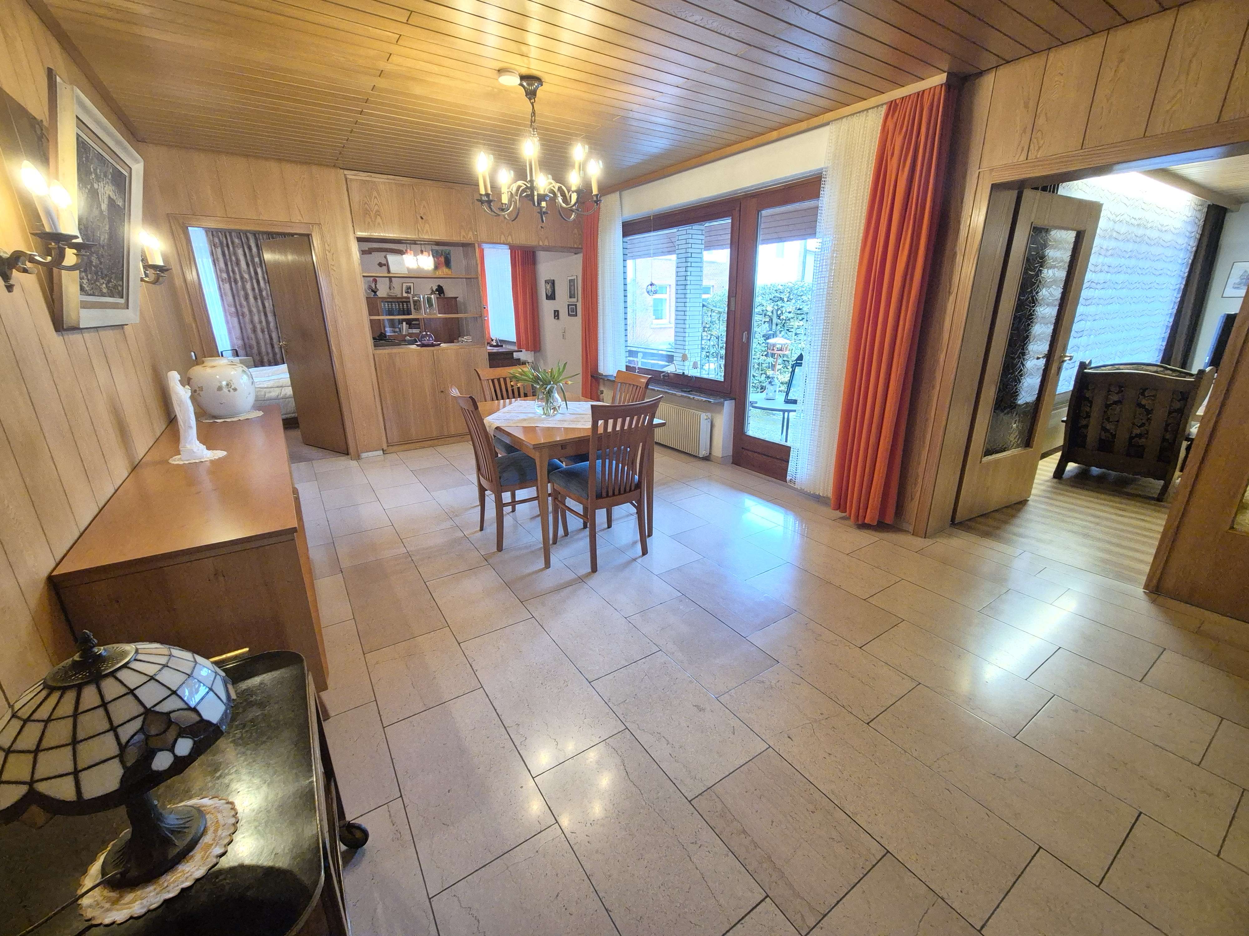 Immobilie in Giesen - Großzügiger Winkelbungalow mit Garage und Einliegerpotenzial in ruhiger Lage von Giesen-Hasede - Bild 0