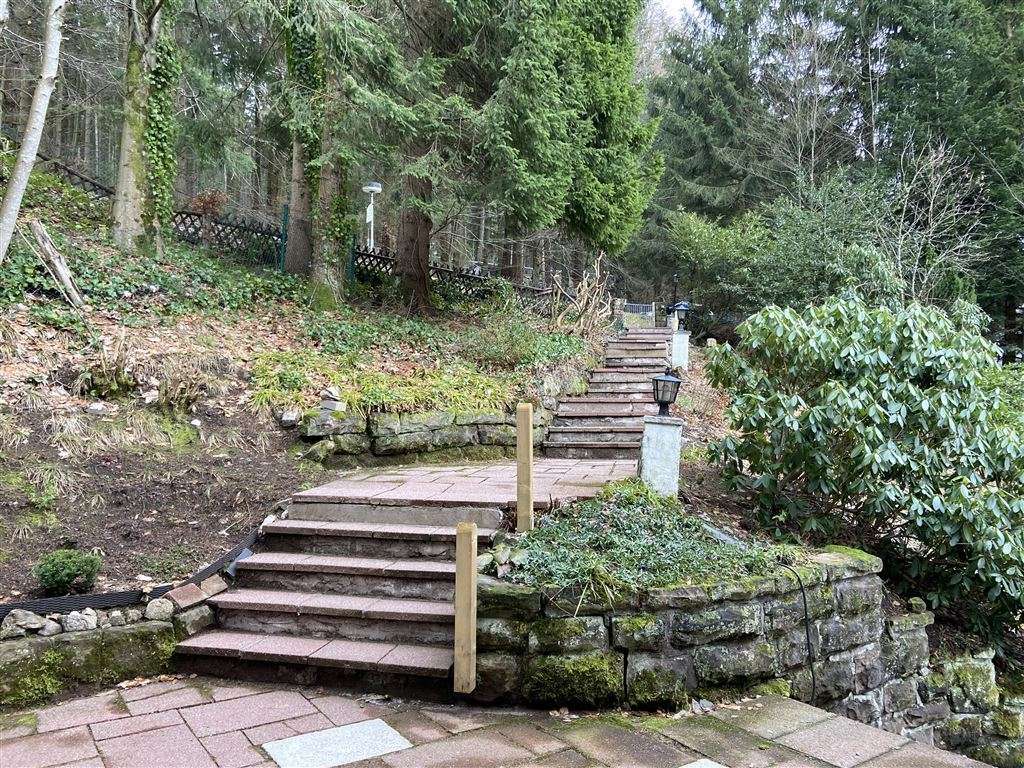 Renovierungsprojekt mit viel Raum: Großes Haus, Einliegerwohnung & Garten am Waldrand, Ortenaukreis – Bild 4