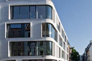 Designjuwel im Scheunenviertel: hochwertig sanierte 3-Zimmer-Wohnung mit Loggia & TG-Stellplatz