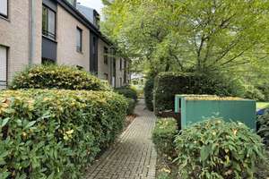 Gut geschnitten - ruhig gelegen - Blick ins Grüne mit Stellplatz in gepflegter Umgebung – Die vollständige Adresse der Immobilie erhältst du vom Anbieter., 50859 Lövenich, Köln – Vorschaubild 12