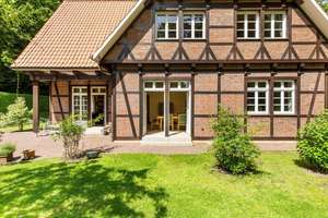 Repräsentatives Landhaus in Bestlage - Stil, Raum & Privatsphäre für höchste Ansprüche – Die vollständige Adresse der Immobilie erhältst du vom Anbieter., 21521 Wohltorf – Vorschaubild 2