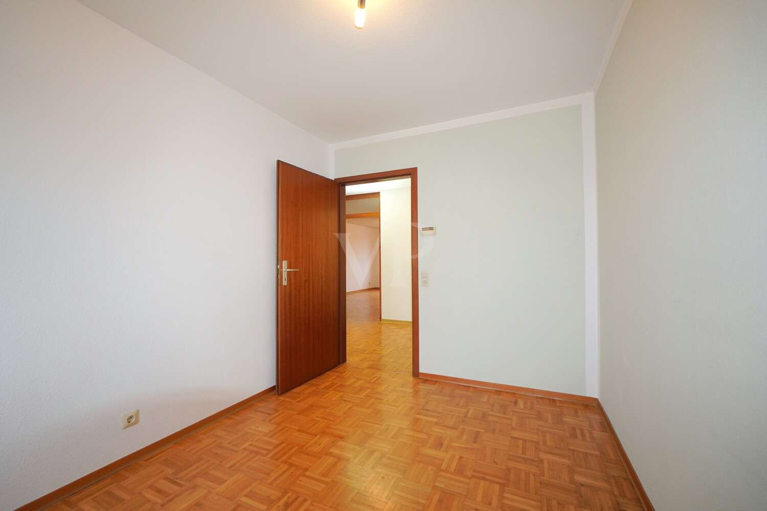 Immobilie in Künzelsau - Gepflegte 3,5-Zimmer-Wohnung mit Einbauküche und Parkettboden - Bild 0