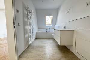 PROVISIONSFREI ! FREIE, SEHR HELLE GROSSZÜGIGE DACHGESCHOSS-WHG. M. TERRASSEN WEITBLICK, LIFT – Bernhard-Lichtenberg-Str. 2, 10405 Prenzlauer Berg, Berlin – Vorschaubild 11