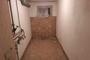 Renovierungsbedürftige DHH mit zwei getrennten Wohnungen auf schönem Grundstück mit Garten und Pool – Nürnberg – Vorschaubild 26